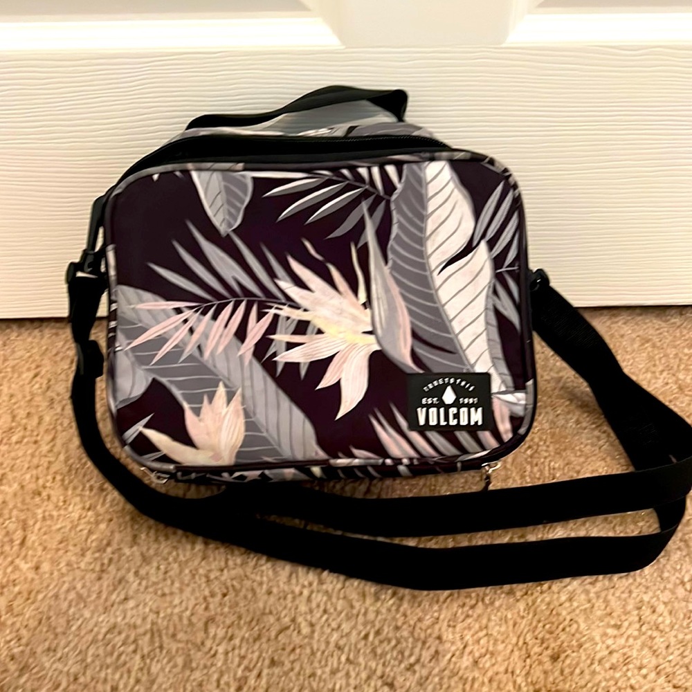 Volcom lunch box